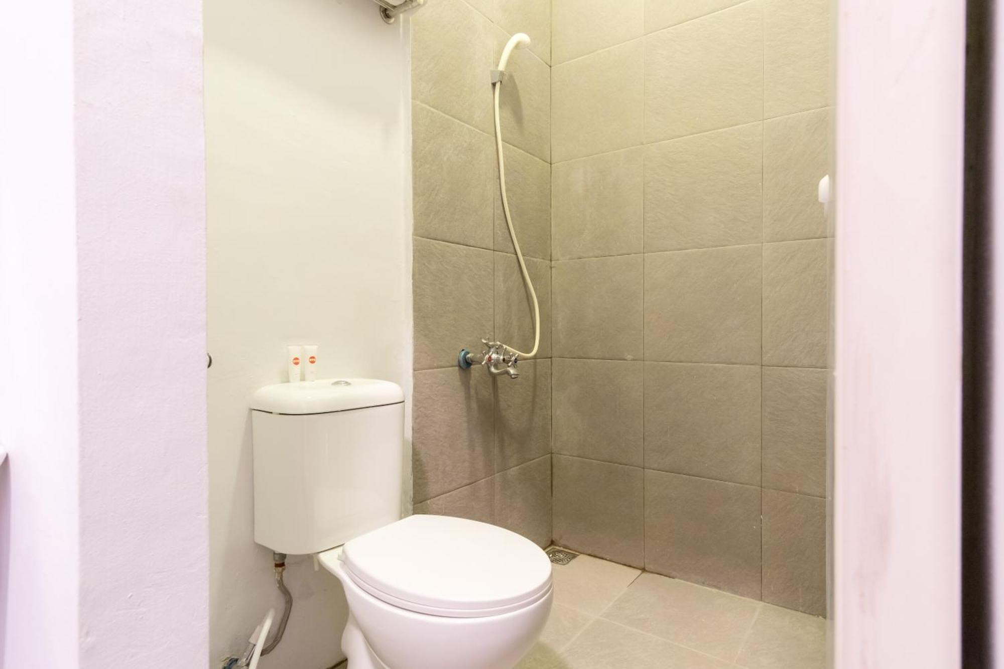 Hotel O Metropolitan Homestay Near Komplek Asia Megamas メダン エクステリア 写真