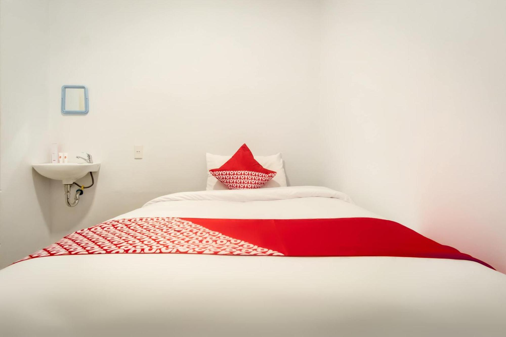 Hotel O Metropolitan Homestay Near Komplek Asia Megamas メダン エクステリア 写真