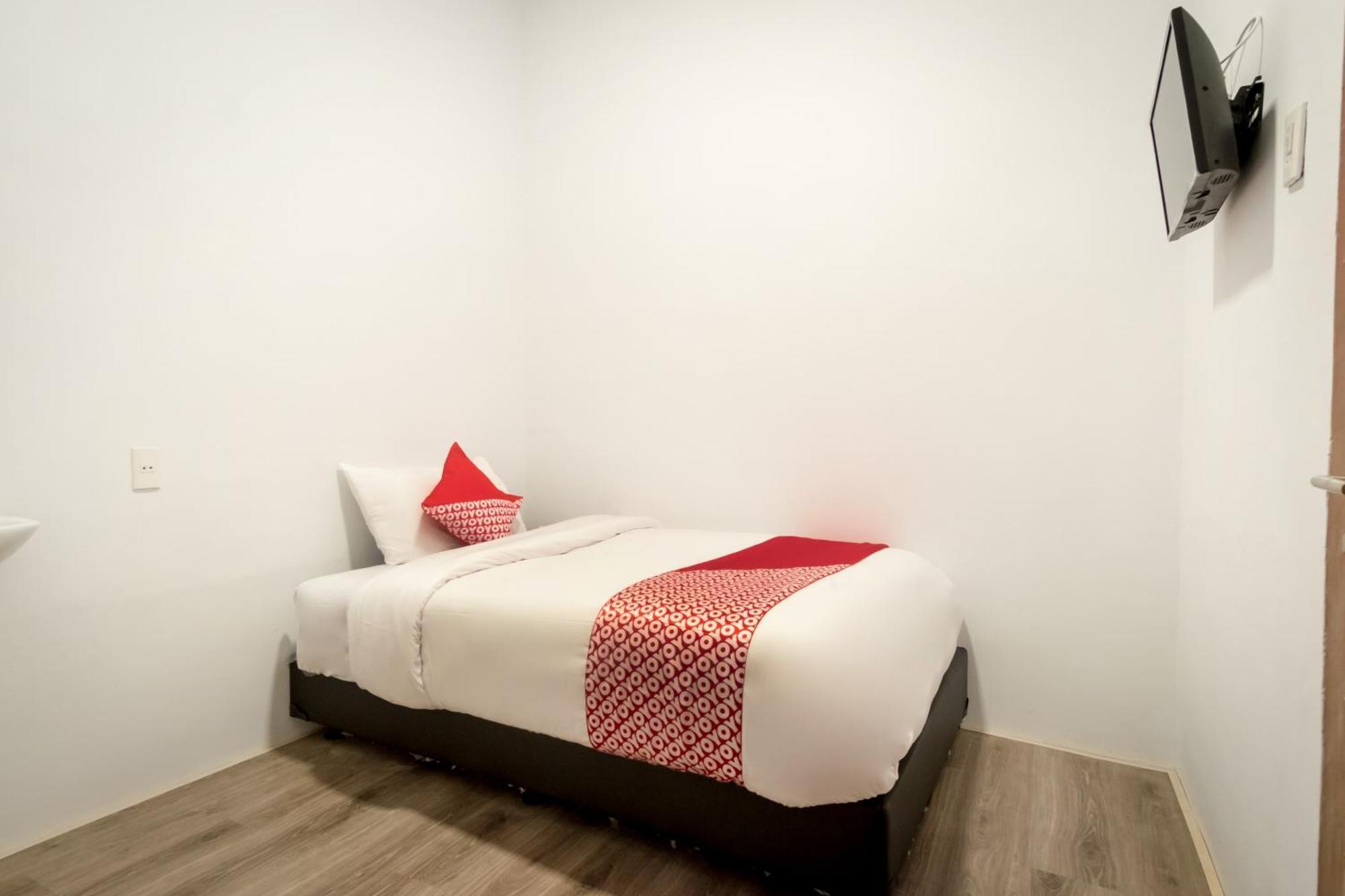 Hotel O Metropolitan Homestay Near Komplek Asia Megamas メダン エクステリア 写真